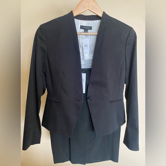 Ann Taylor Dresses & Skirts - Ann Taylor NWT SKIRT SUIT SET - Sleek Black Blazer & Skirt